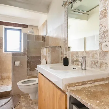 Villa Charming In The Countryside With Swimmingpool