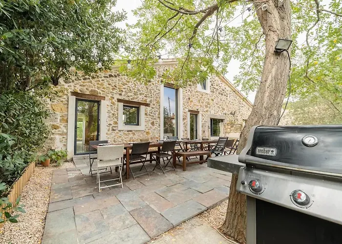 Charming In The Countryside With Swimmingpool Fabrezan